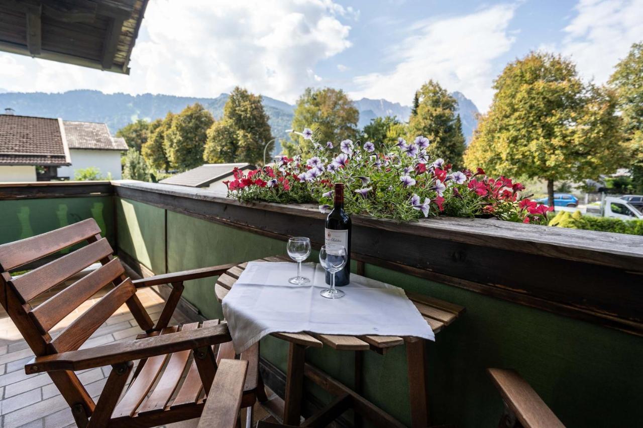 Hotel Garni Brunnthaler Garmisch-Partenkirchen Exterior foto